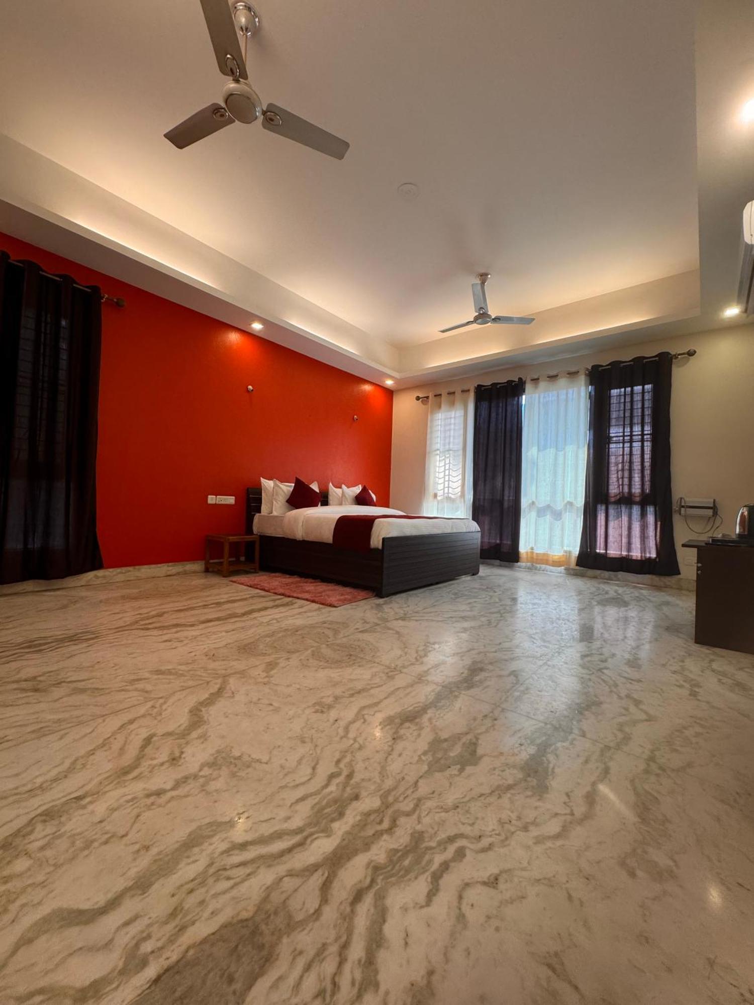 Hl Grand Hotel 勒克瑙 外观 照片
